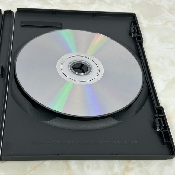 Signs DVD - Picture 4 of 4